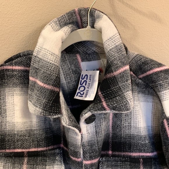 NWT Miss Selfie Oversized Shacket M – Grey Pink Plaid Button Jacket Casual Cozy - Picture 5 of 15